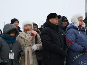 Якутяне возложили цветы в память погибших на озере Ильмень