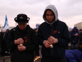 В Якутске прошла акция «Свеча памяти», посвященная 81-й годовщине Победы
