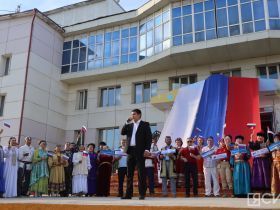 В Якутске состоялся концерт по сбору помощи участникам СВО и пострадавшим от паводка