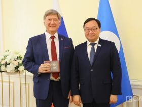 Государственные награды вручили медицинским работникам Якутии
