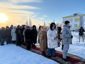 Жители Хангаласского улуса почтили память первого президента Якутии Михаила Николаева