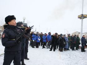 Якутяне возложили цветы в память погибших на озере Ильмень