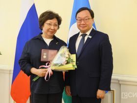 Государственные награды вручили медицинским работникам Якутии