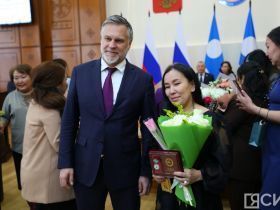 Высокие награды и почётные звания вручили якутянкам в преддверии 8 Марта