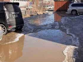 Все еще не «город белых кроссовок»: как выглядят улицы и дворы Якутска весной