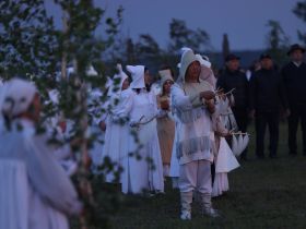 В Якутске на Ысыахе Туймаады состоялся обряд встречи солнца