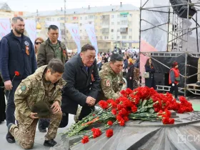 В Якутске провели акцию «Поклонимся великим тем годам» в честь 81-й годовщины Победы