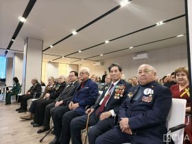 В Якутске в честь годовщины освобождения Ленинграда прошла акция «Блокадная ласточка»
