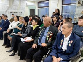 Стенд в честь матерей героев России открыли в Якутске