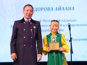 На открытии Декады Олонхо наградили лучших носителей традиционной культуры