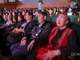 На открытии Декады Олонхо наградили лучших носителей традиционной культуры