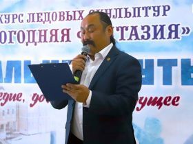 На станции Нижний Бестях стартовал конкурс ледовых скульптур «Новогодняя фантазия»