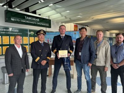 Пилот авиакомпании «Якутия» Александр Пестов совершил первый полет в роли командира