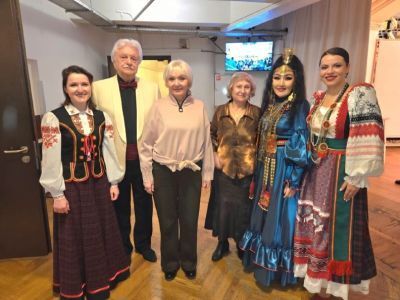 Виртуоз-хомусист Альбина Дегтярева выступила с легендарным оркестром в Москве