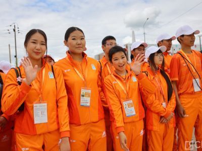 Сергей Местников встретился с волонтёрами Игр Манчаары