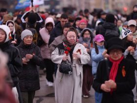 В Якутске прошла акция «Свеча памяти», посвященная 81-й годовщине Победы