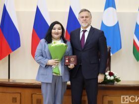 Высокие награды и почётные звания вручили якутянкам в преддверии 8 Марта