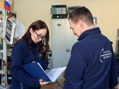 Баланс между проводами и вязанием: будни женщины-связиста