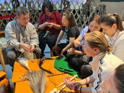 В Монголии открылась выставка изделий из конского волоса якутских мастеров