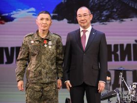 На Антифашистском форуме в Якутске наградили участников специальной военной операции