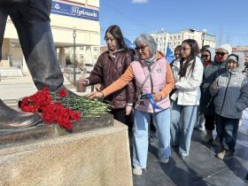 В День республики в Якутске почтили память Исидора Барахова
