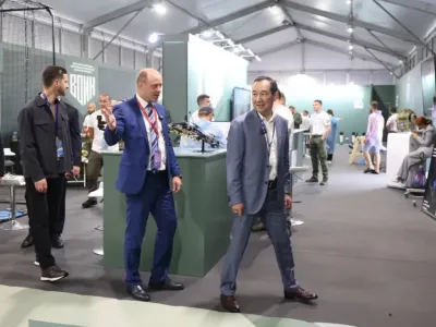 Глава Якутии на ВЭФ посетил военно-спортивный городок центра «ВОИН»