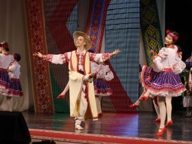 В День народного единства в Якутске юным якутянам вручили первые паспорта