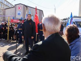 «Поём двором». В Якутске поздравили ветерана Великой Отечественной войны Кирилла Павлова