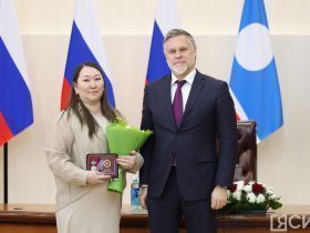 Высокие награды и почётные звания вручили якутянкам в преддверии 8 Марта