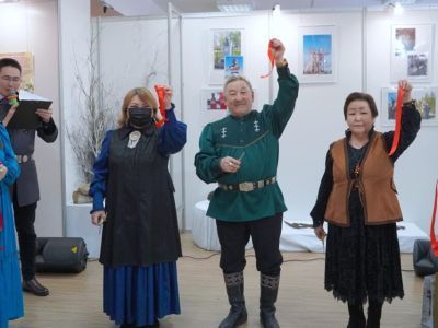 В Якутске открыли выставку народного мастера Николая Степанова