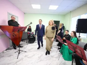 Глава Якутии посетил открытие детской школы искусств в Нижнем Куранахе