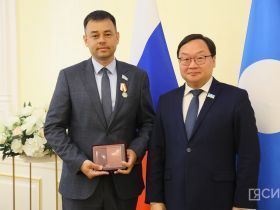Государственные награды вручили медицинским работникам Якутии