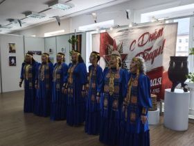 Выполненные по старинным технологиям работы представлены на выставке Евдокии Булатовой