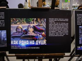 Работы фронтовых фотографов и художника показали в Якутске