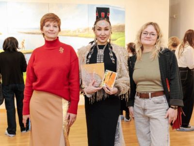 В Воронеже открылась выставка якутской художницы Миры Аргуновой «Соль земли»