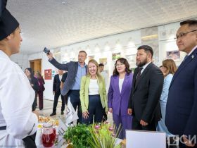 В Якутске состоялась выставка-дегустация школьного меню