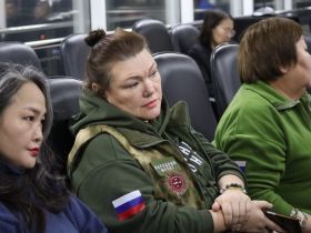 В Якутии семьи участников СВО встретились с представителями власти и воинских частей