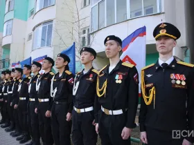 В Якутске чествовали ветерана Великой Отечественной войны в рамках акции «Поём двором»