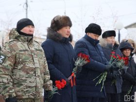 Якутяне возложили цветы в память погибших на озере Ильмень