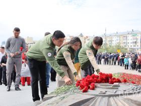 В Якутске провели траурный митинг, посвященный Дню памяти и скорби
