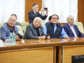 В Якутске отметили 75-летие легендарного борца Александра Иванова