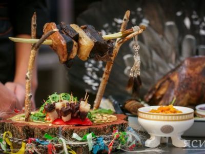 На Ысыах Туймаады якутян призвали взять с собой наличные и банковские карты