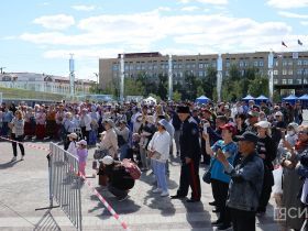 Торжественное мероприятие ко Дню России провели на площади Республики в Якутске