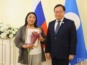 Государственные награды вручили медицинским работникам Якутии