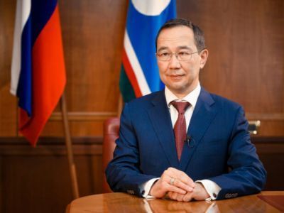 Айсен Николаев поздравил с Днём основания Якутского национального театра