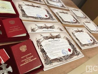 В Якутске семьи погибших солдат получили награды бойцов