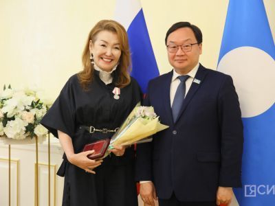 Государственные награды вручили медицинским работникам Якутии