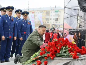 В Якутске провели акцию «Поклонимся великим тем годам» в честь 81-й годовщины Победы