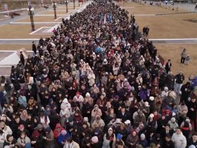 В Якутске прошла акция «Свеча памяти», посвященная 81-й годовщине Победы