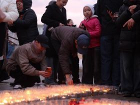 В Якутске прошла акция «Свеча памяти», посвященная 81-й годовщине Победы